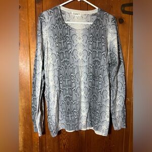 Cotton sweater, long sleeve with grey and cream Aztec or stone print.